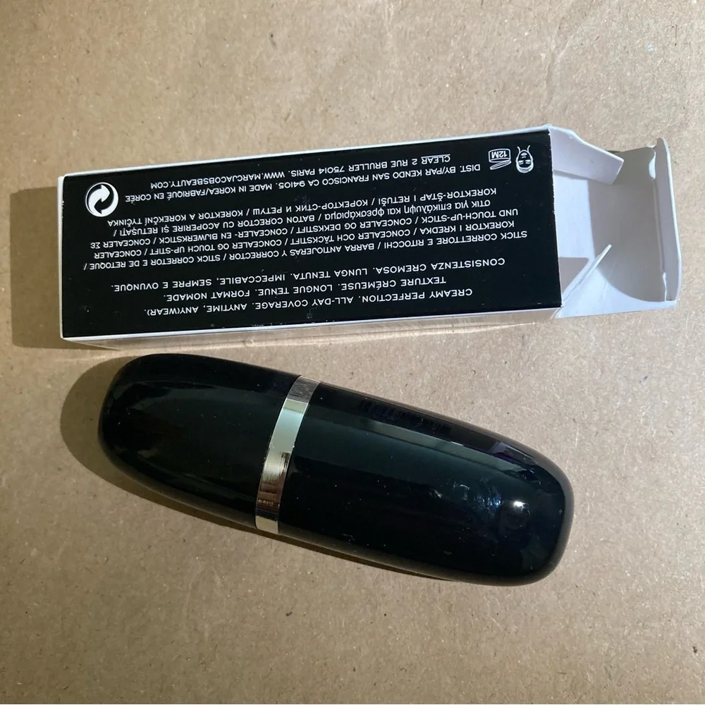 Marc jacobs concealer (tan 46)